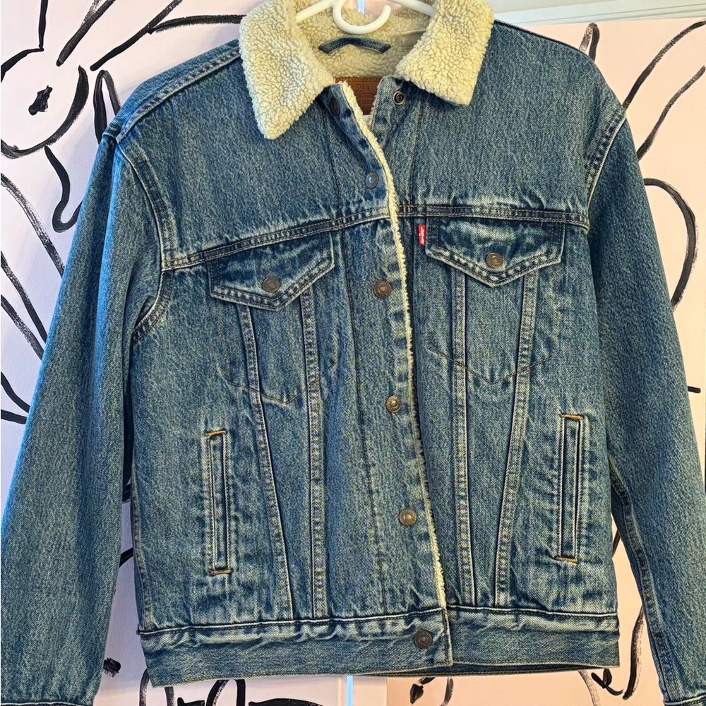 Levi's Classic Blue Denim Jacket with Sherpa Collar